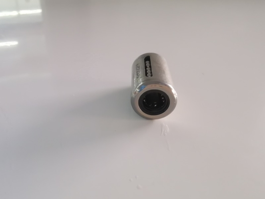 Des roulements de glissement à vitesse de mouvement lisse avec des cages en nylon/acier de la série KH